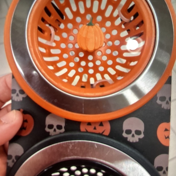 New Halloween Sink Strainers - 2 pack/ Pumpkin and Skull - Picture 5 of 5